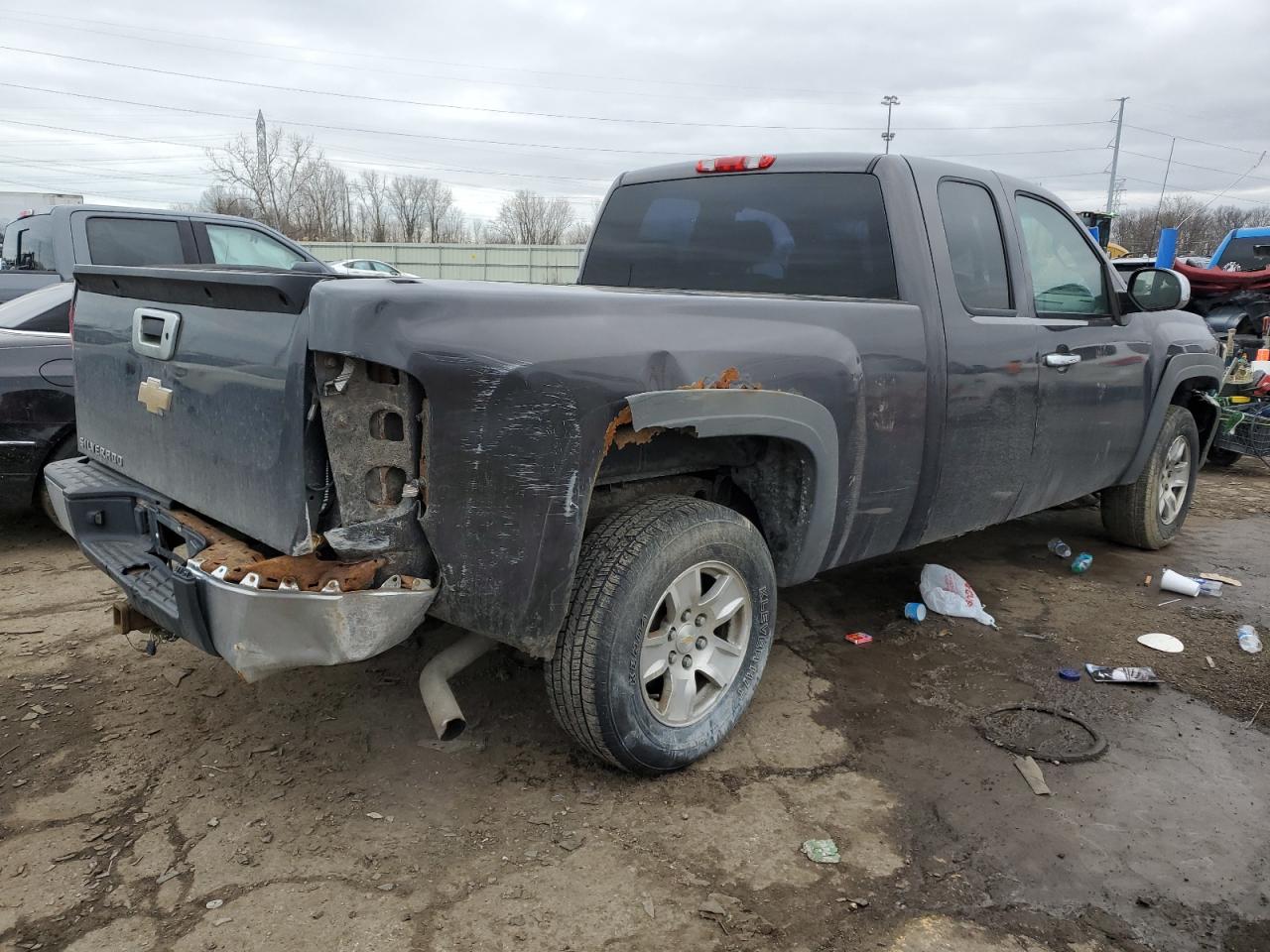 2011 Chevrolet Silverado - Image 3