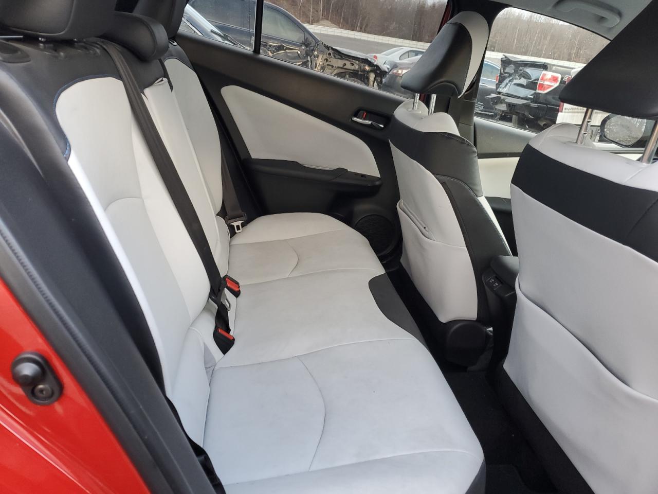 2019 Toyota Prius - Image 10