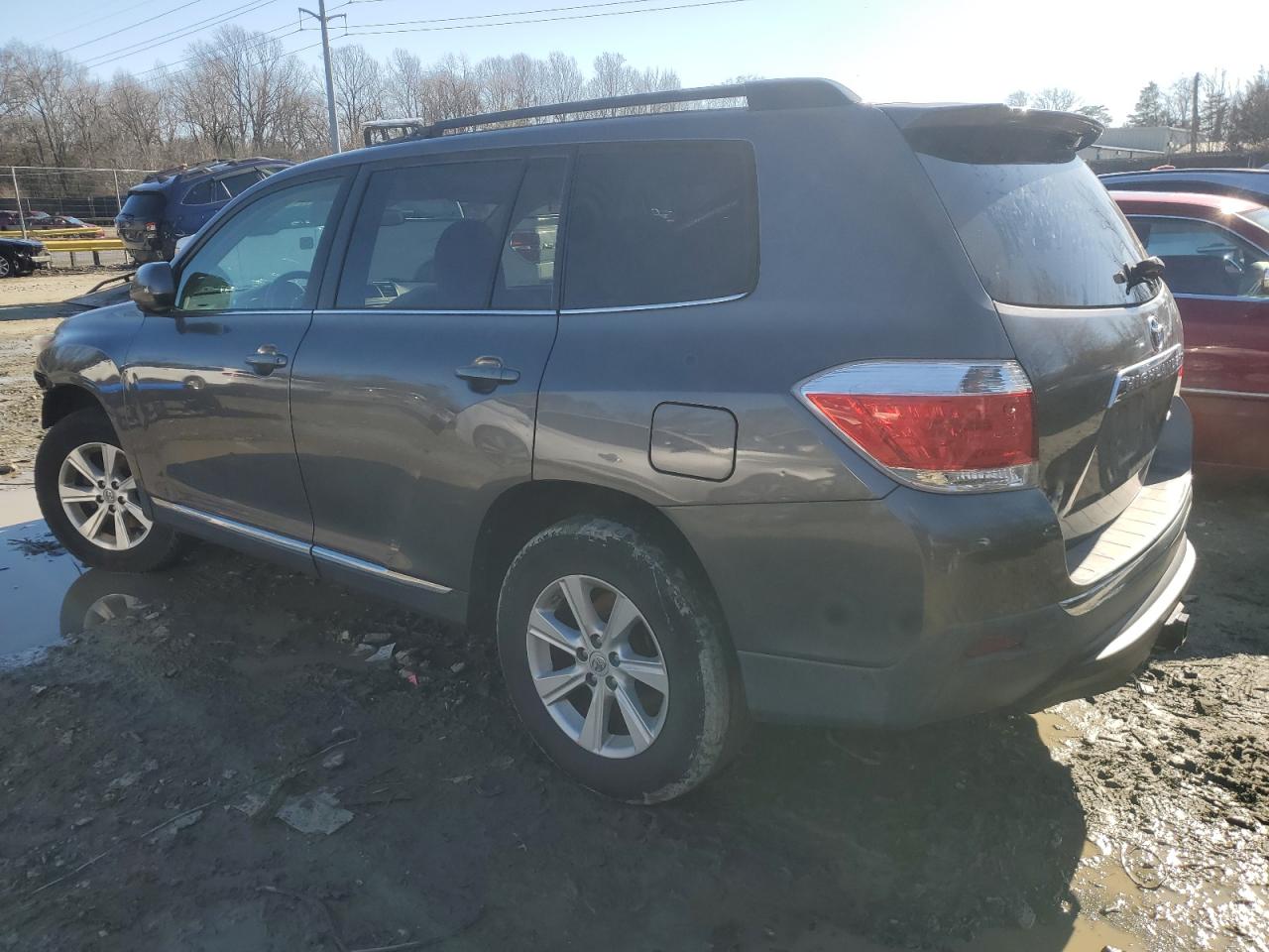 2011 Toyota Highlander - Image 2