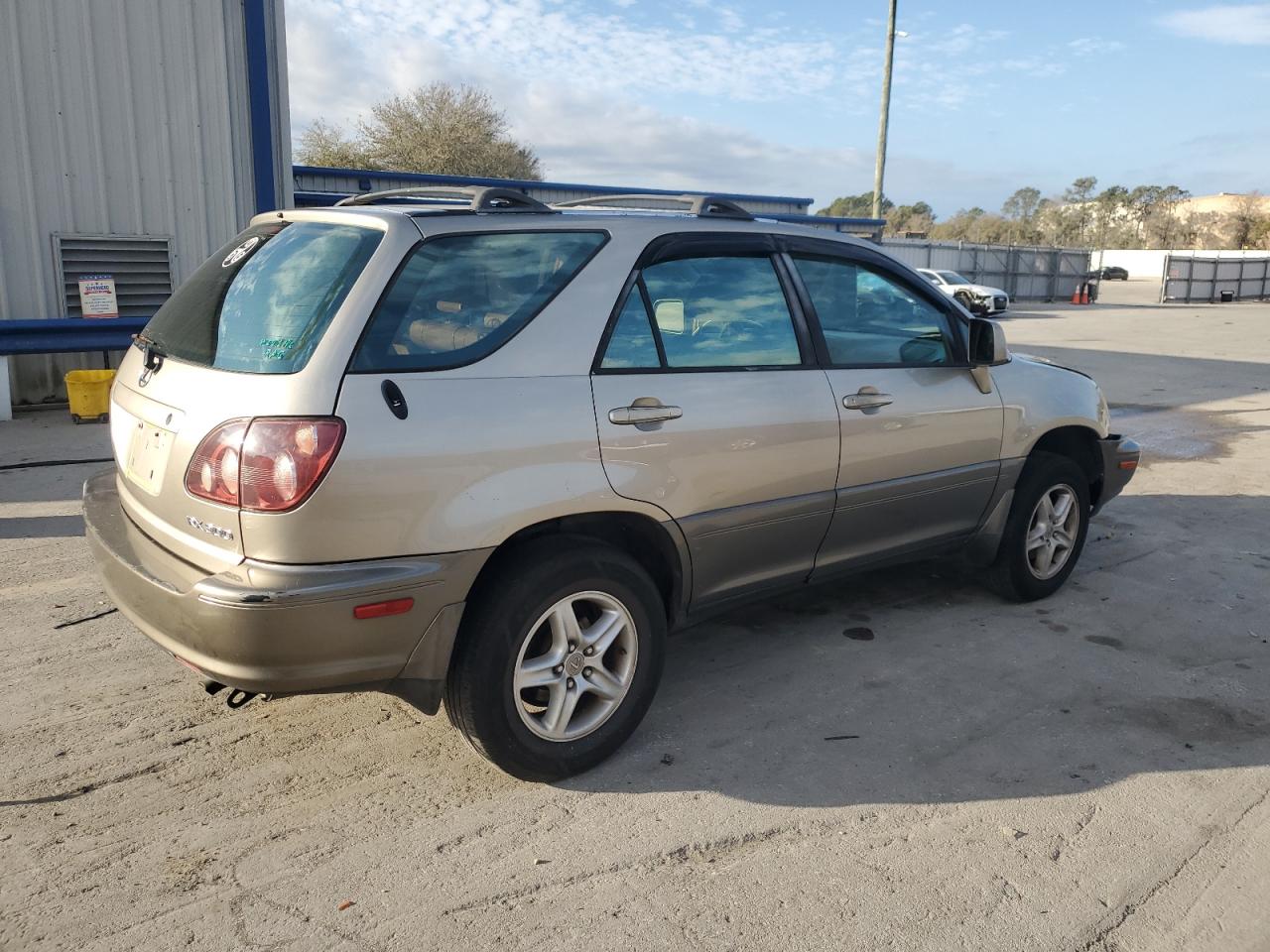 2000 Lexus RX - Image 3