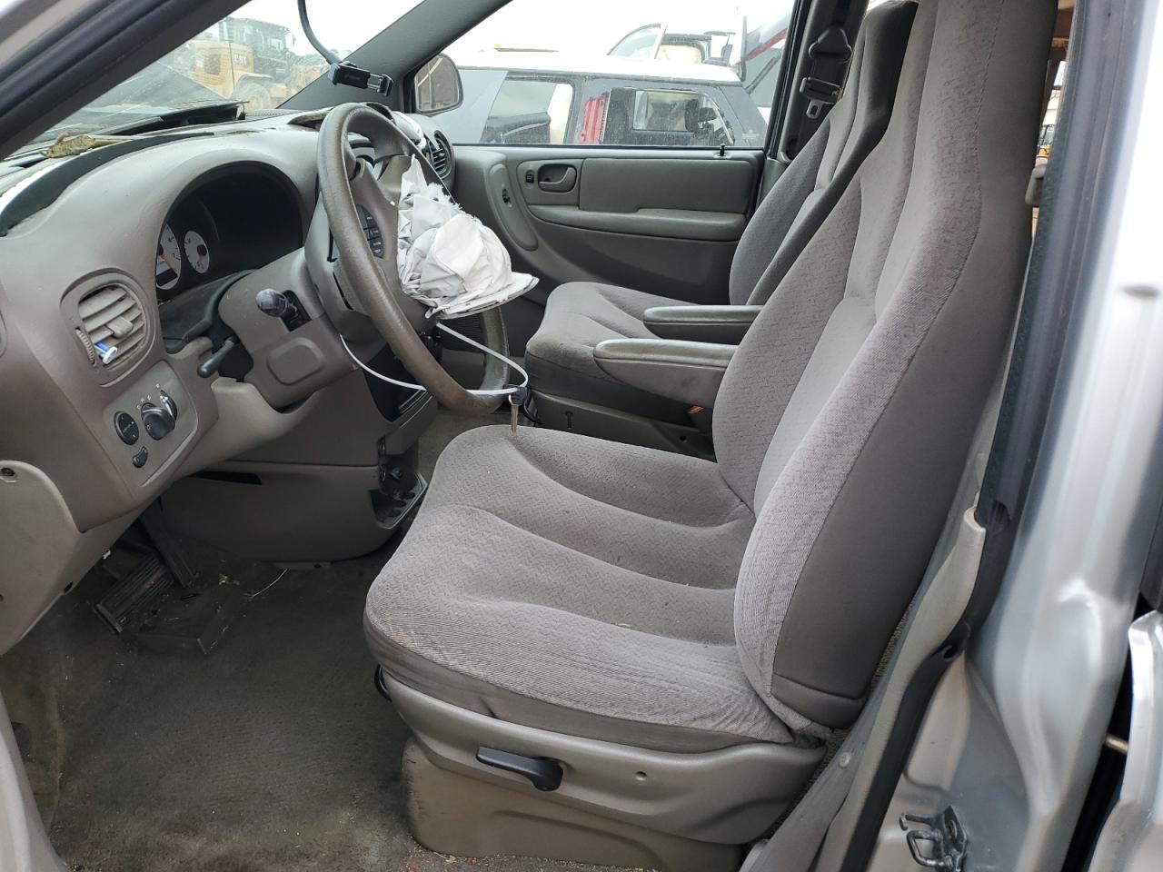 2002 Dodge Caravan - Image 7