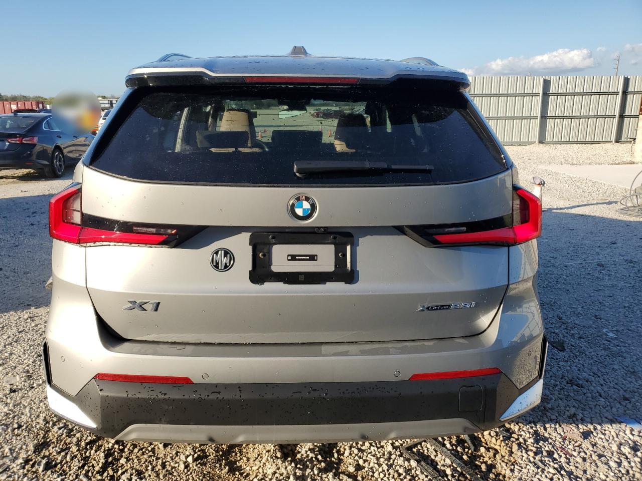2023 BMW X1 - Image 6