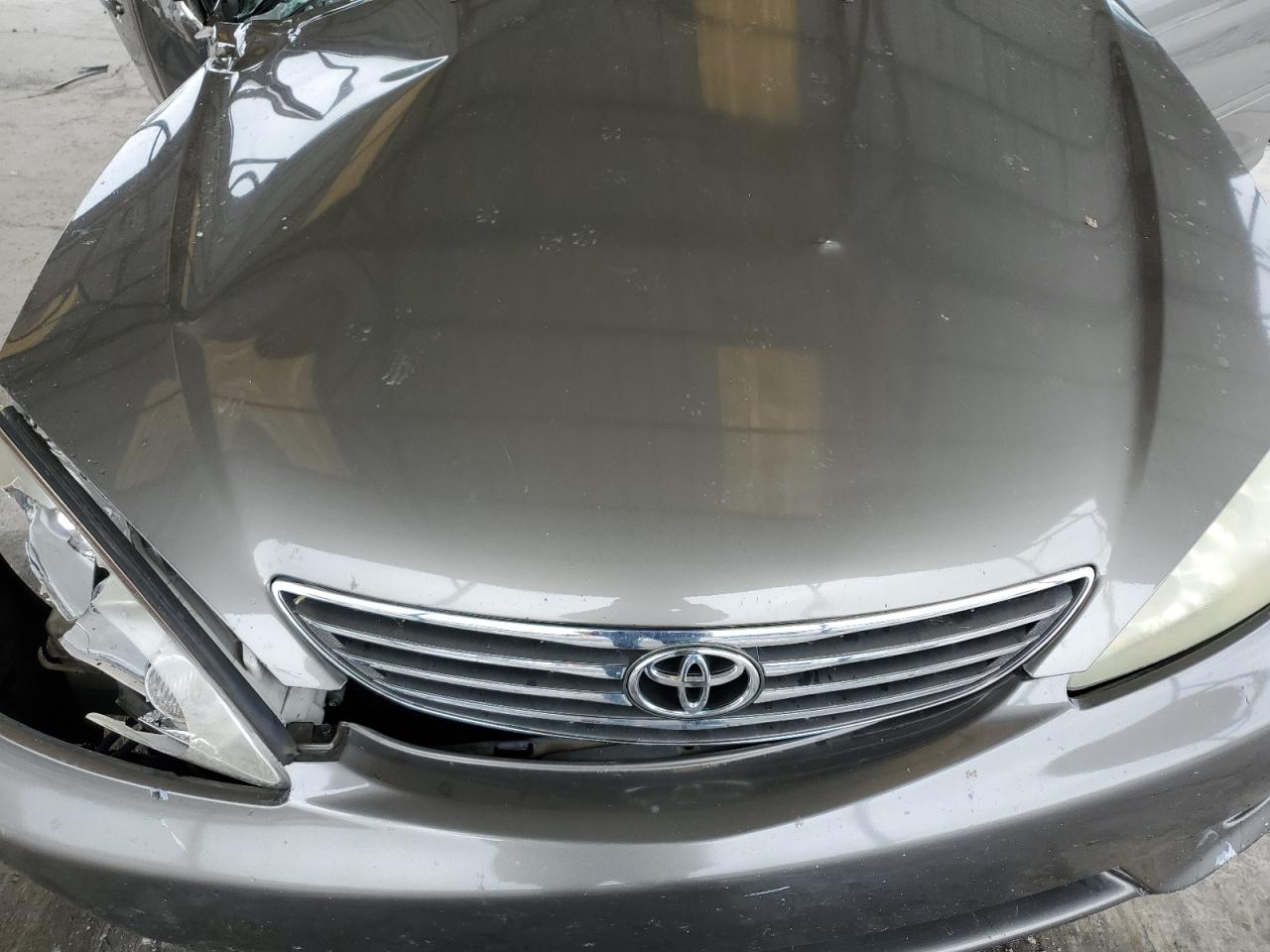 2006 Toyota Camry - Image 12