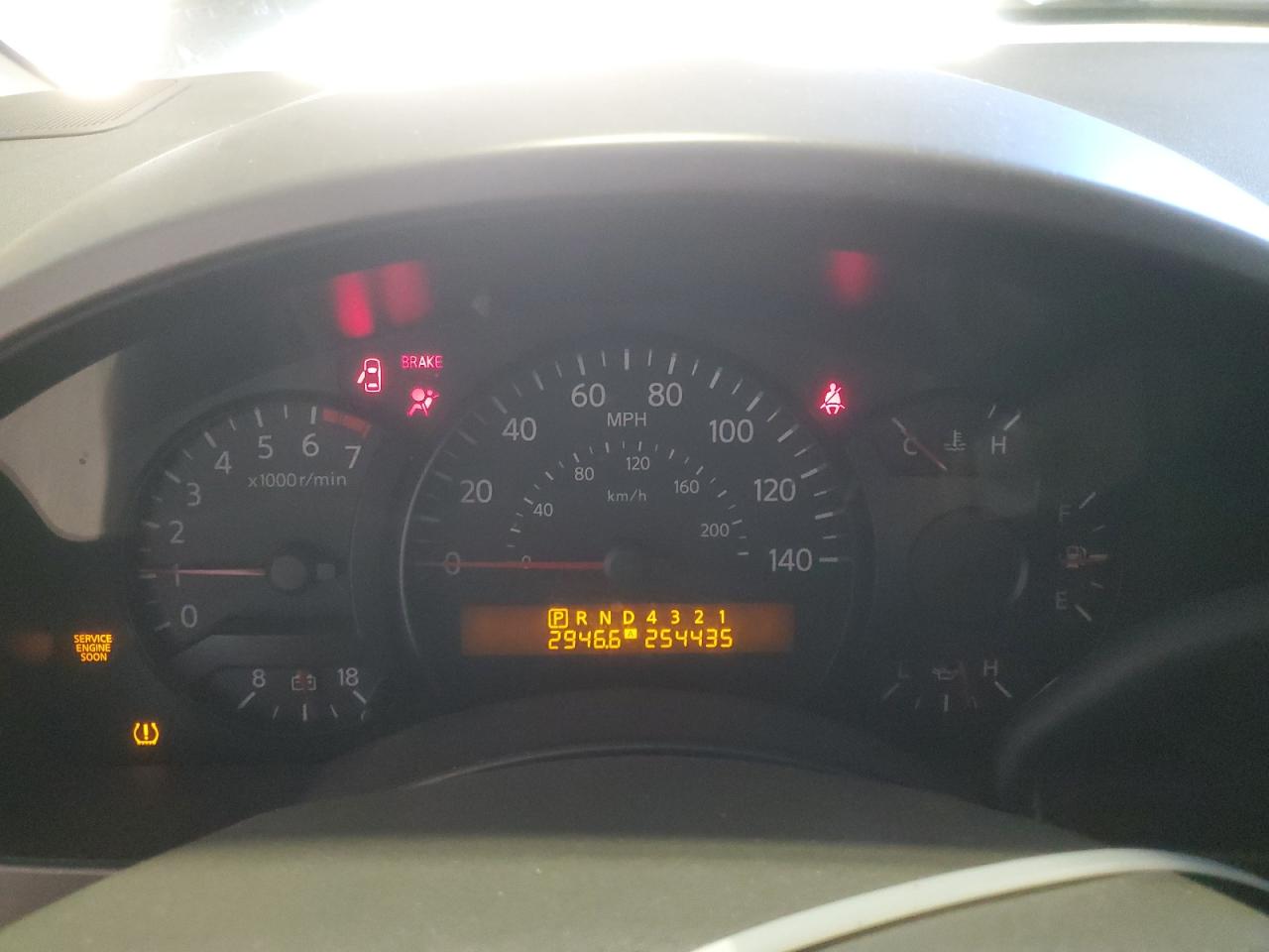 2004 Nissan Titan - Image 9