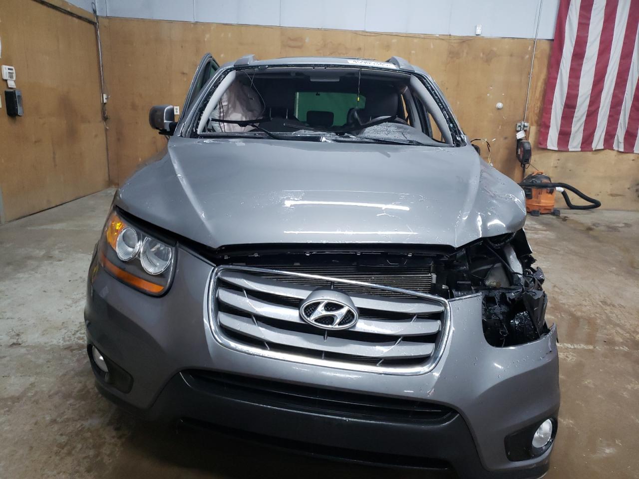 2010 Hyundai Santa Fe - Image 5