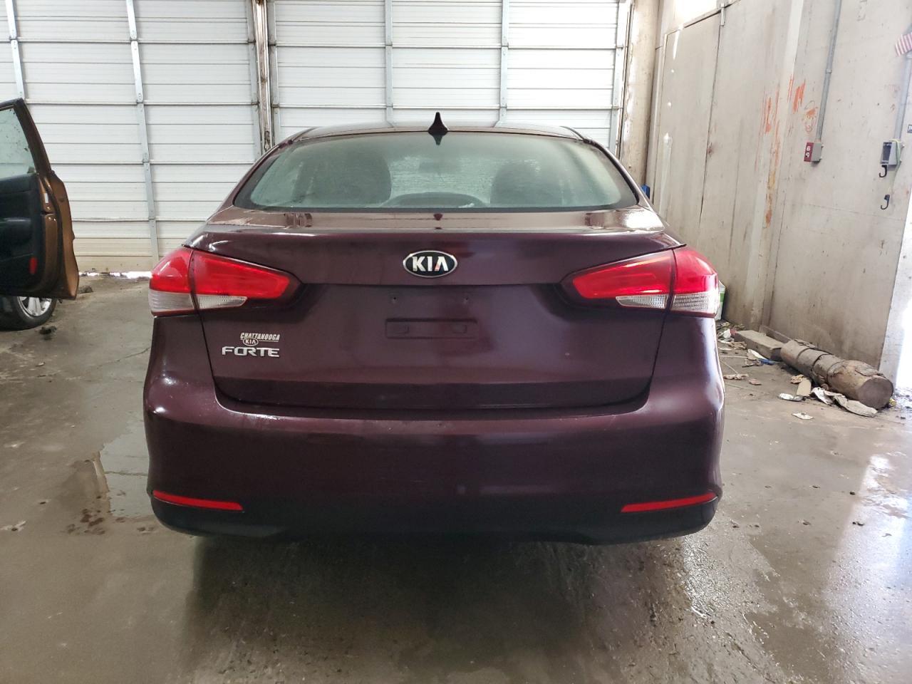 2017 Kia Forte - Image 6