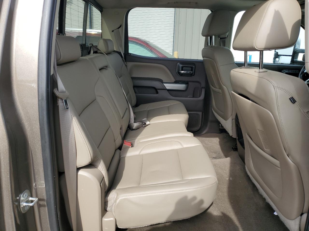 2015 Chevrolet Silverado - Image 10