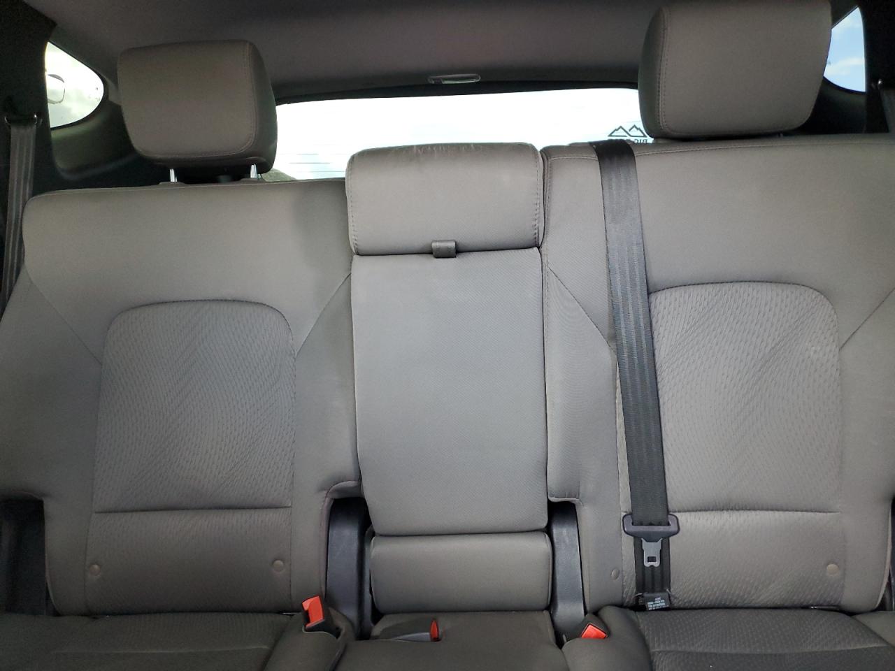 2018 Hyundai Santa Fe - Image 10