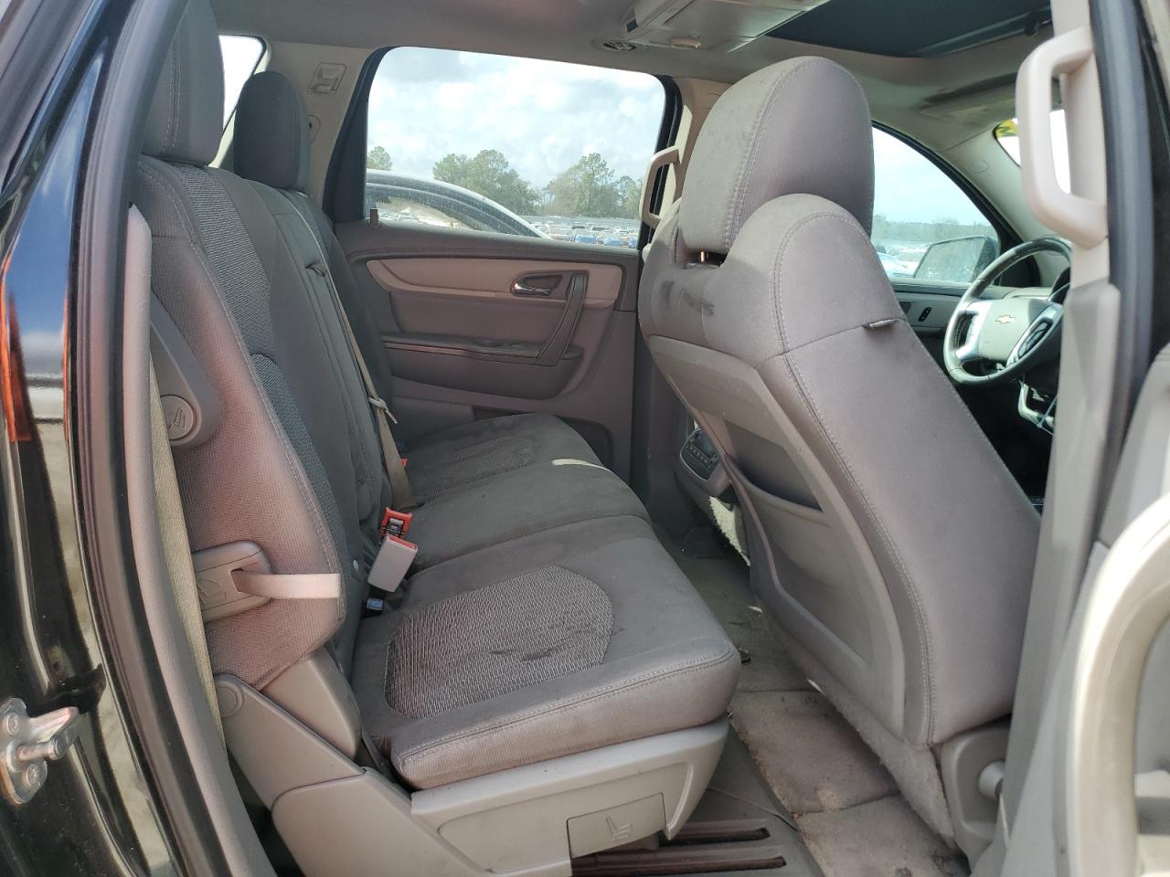 2016 Chevrolet Traverse - Image 11