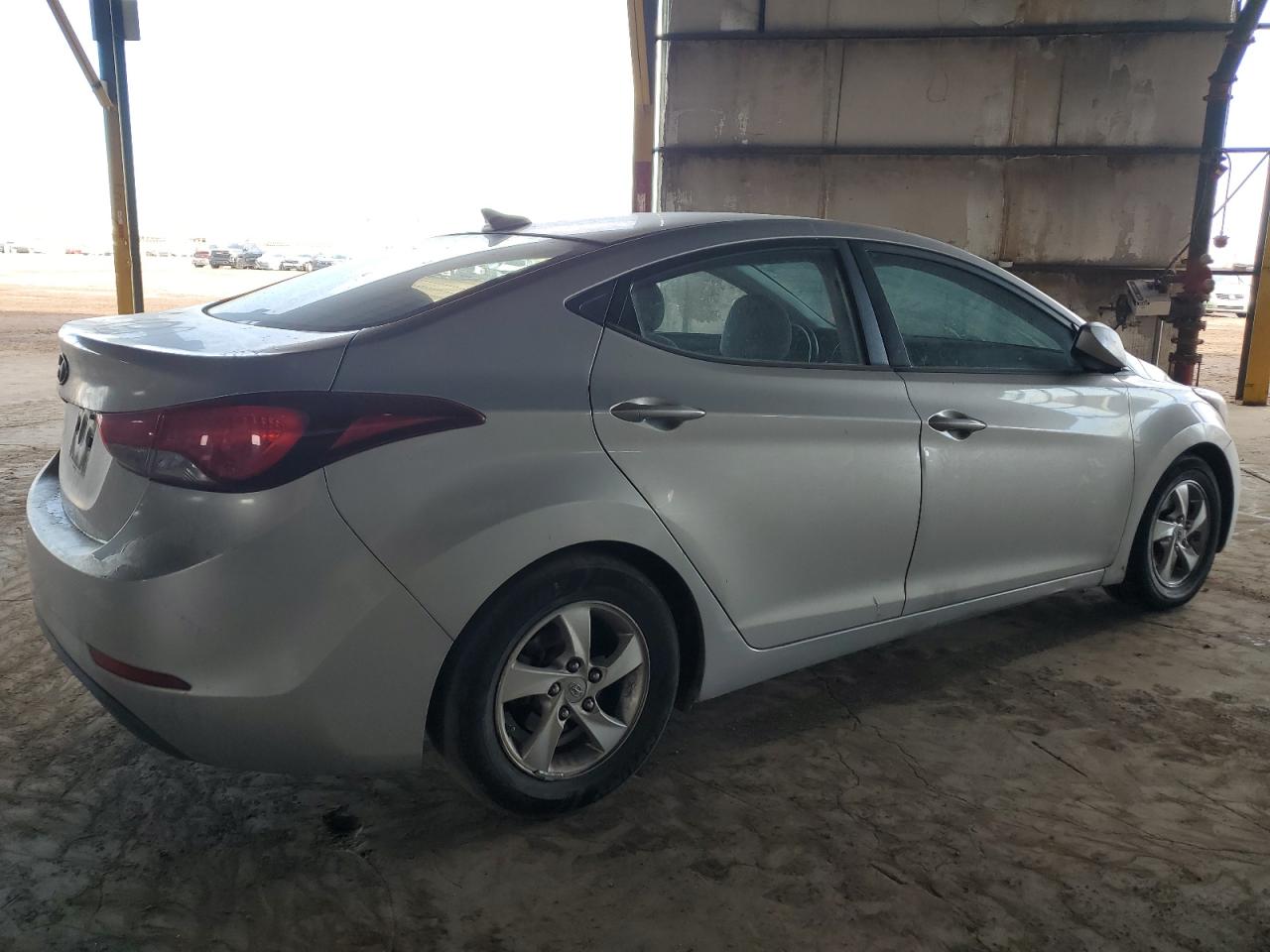 2016 Hyundai Elantra - Image 3