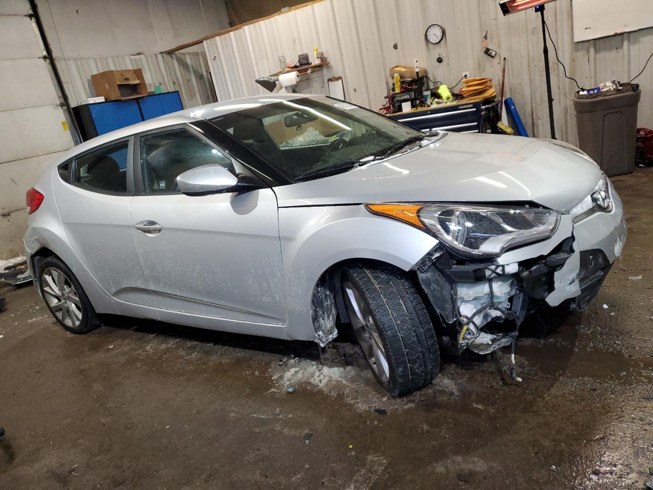 2017 Hyundai Veloster - Image 4