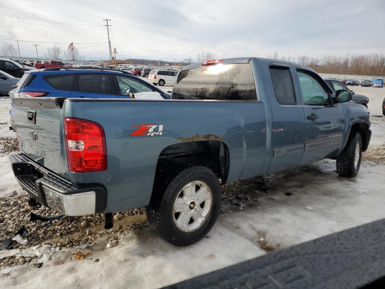 2011 Chevrolet Silverado - Image 3