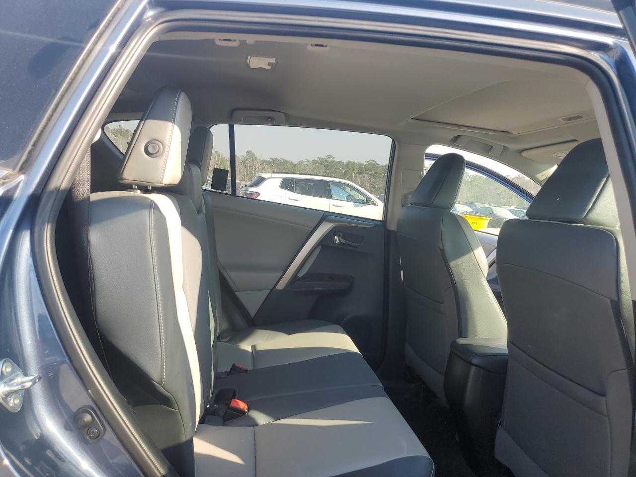 2013 Toyota RAV 4 - Image 11