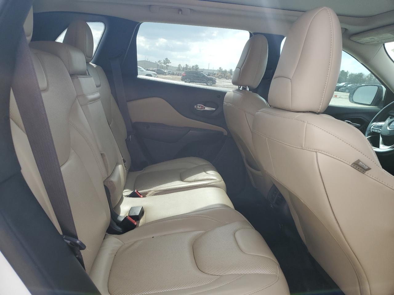 2015 Jeep Grand Cherokee - Image 12