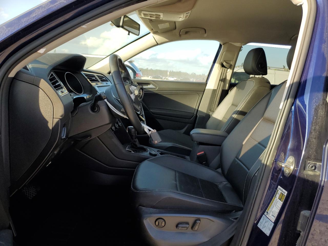 2021 Volkswagen Tiguan - Image 7