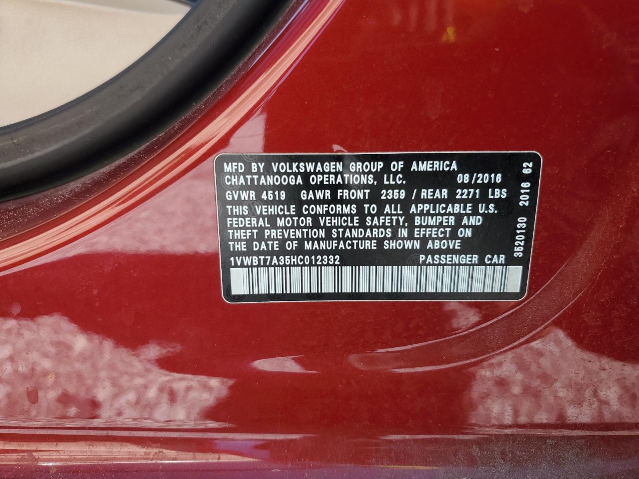 2017 Volkswagen Passat - Image 12