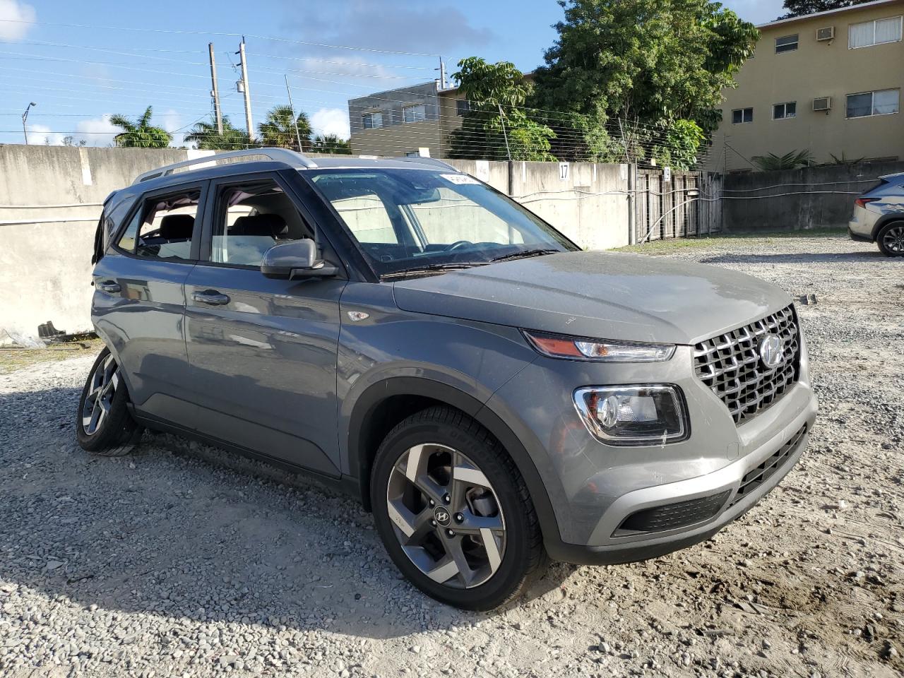 2021 Hyundai Venue - Image 4