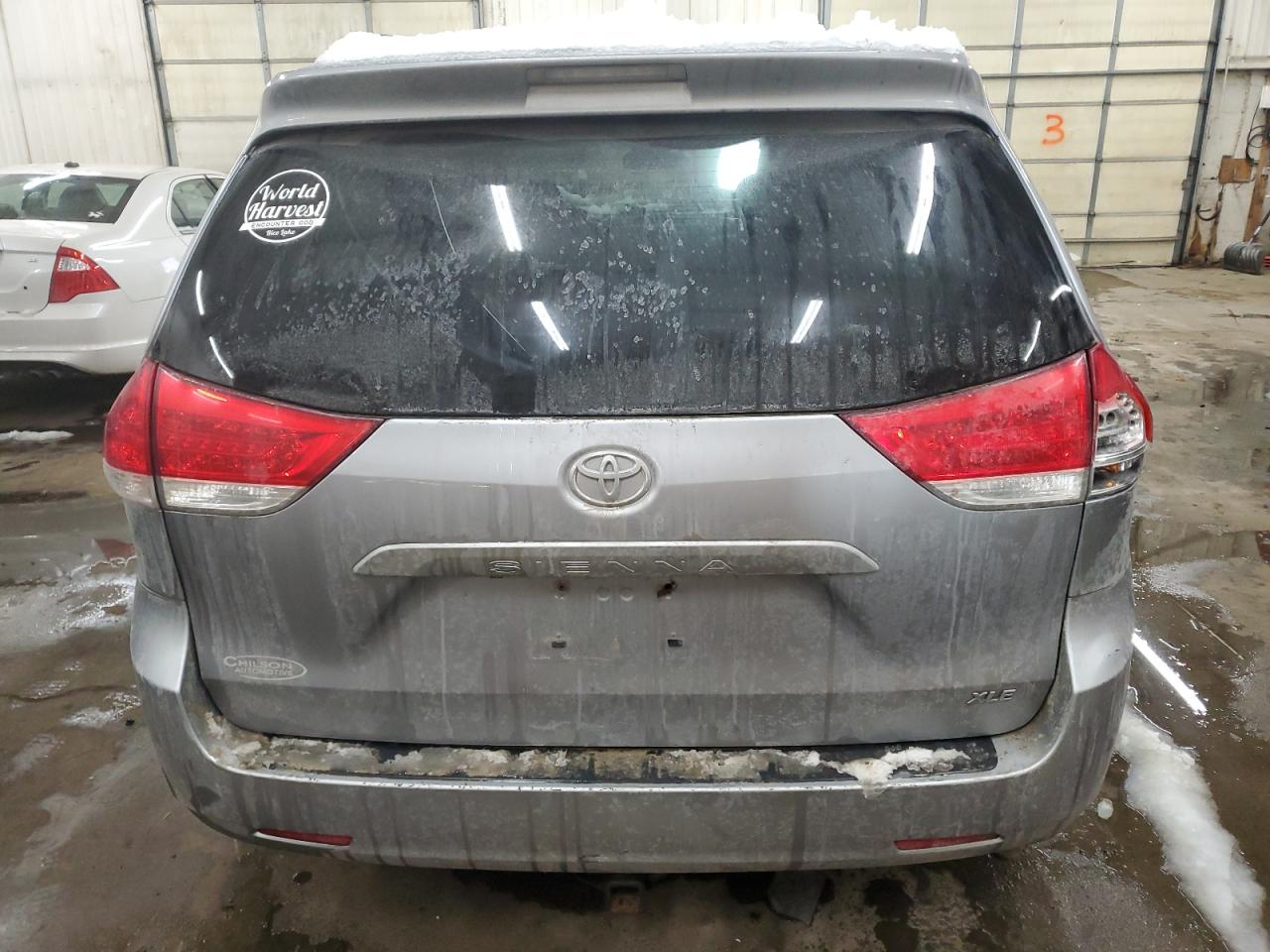 2012 Toyota Sienna - Image 6