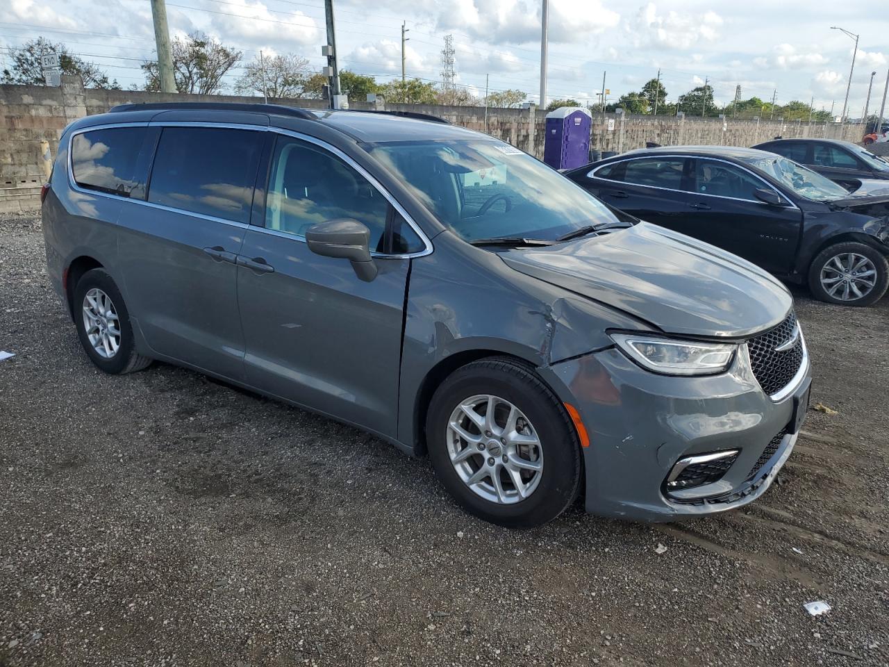 2022 Chrysler Pacifica - Image 4