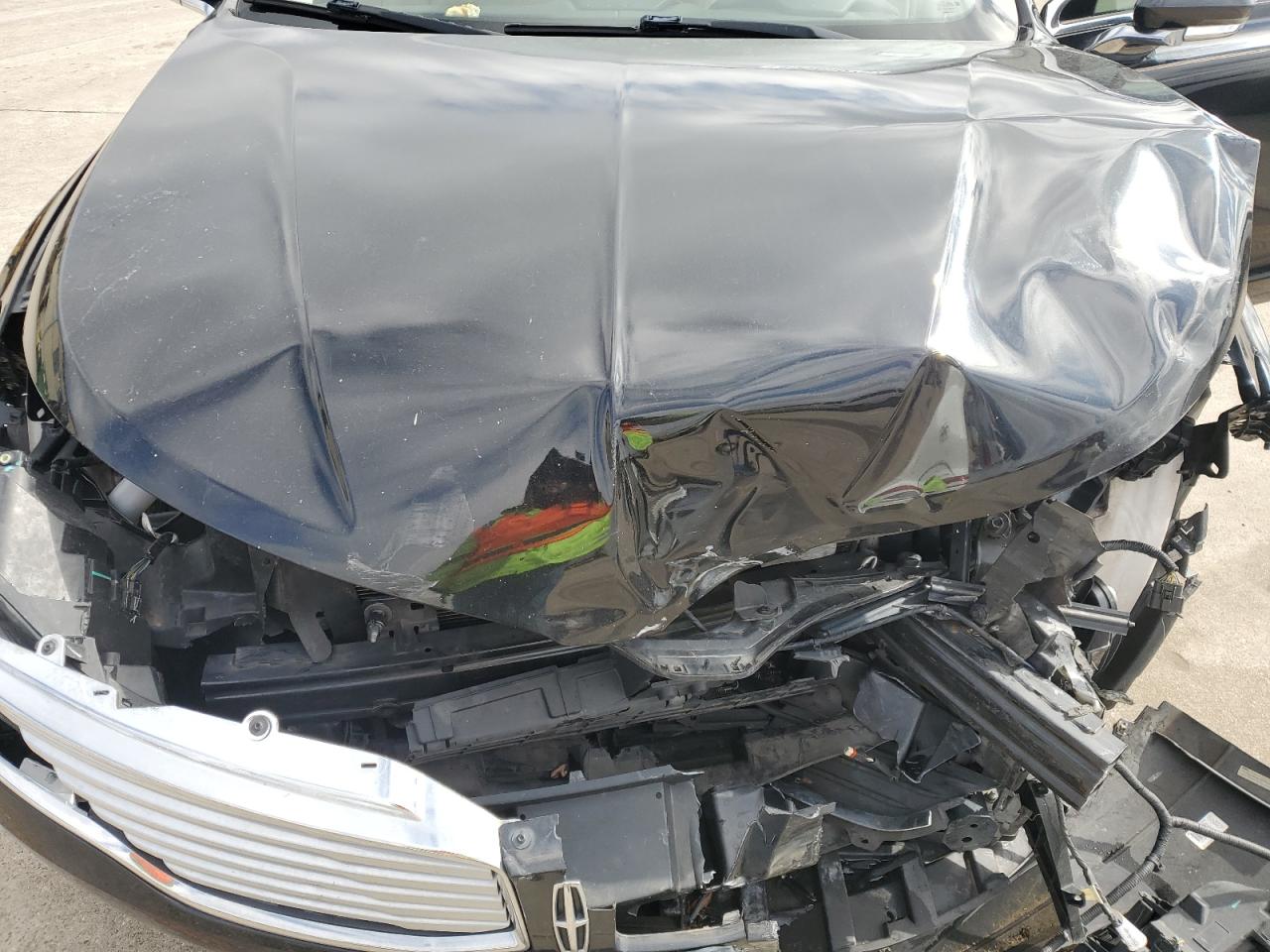 2014 Lincoln MKZ - Image 12