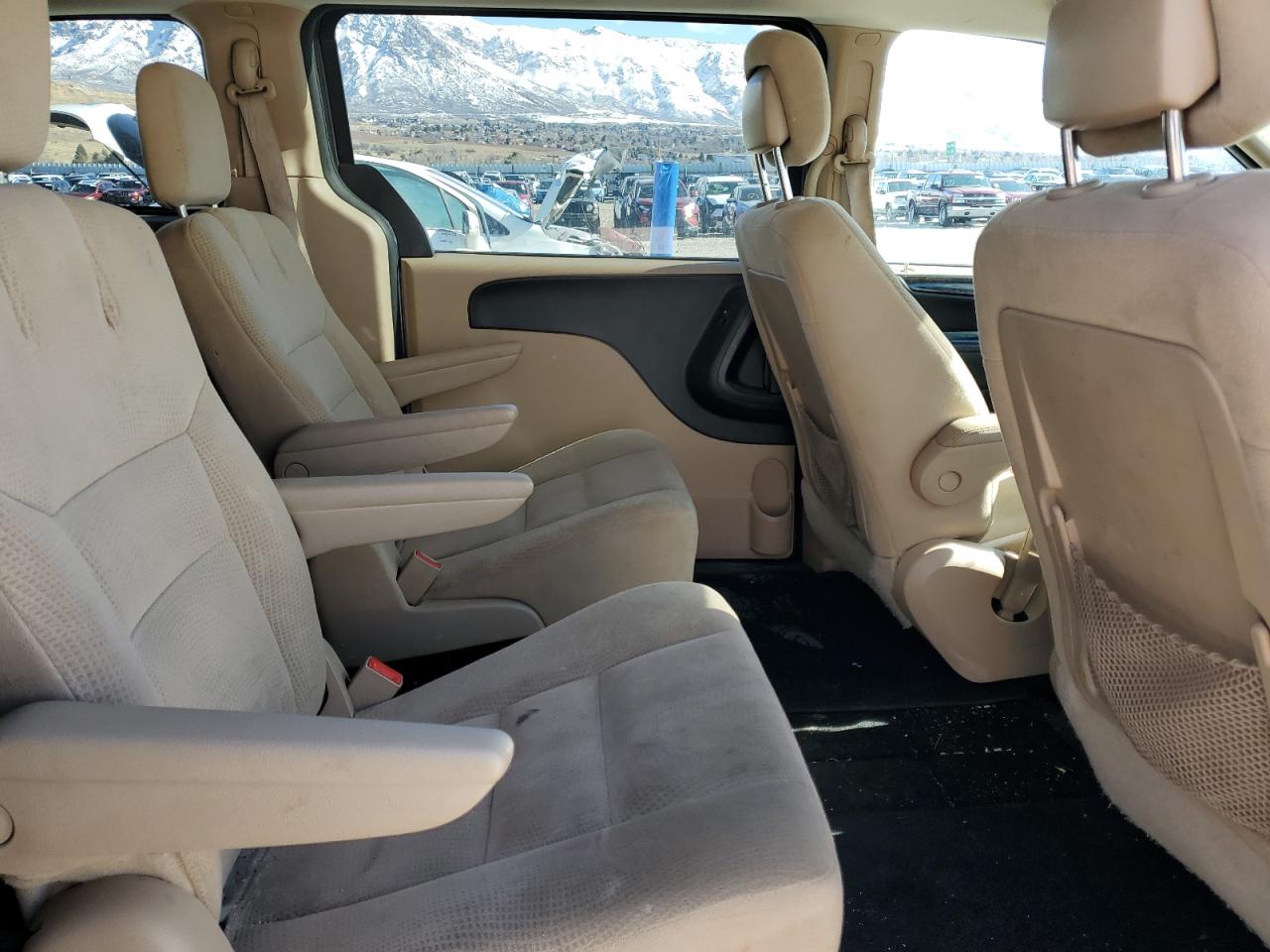 2016 Dodge Caravan - Image 11