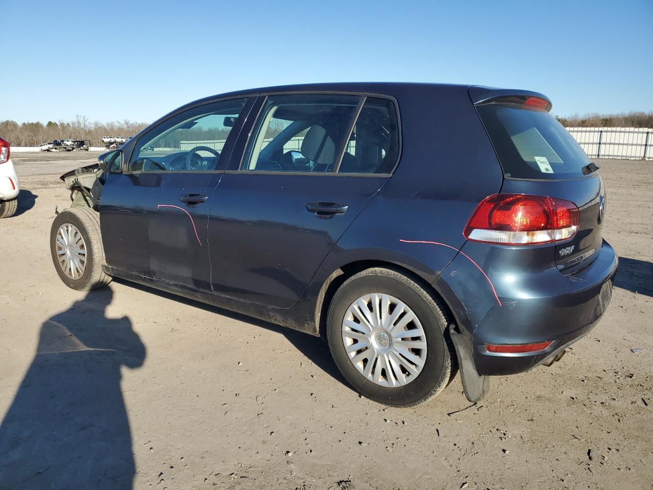 2010 Volkswagen Golf - Image 2