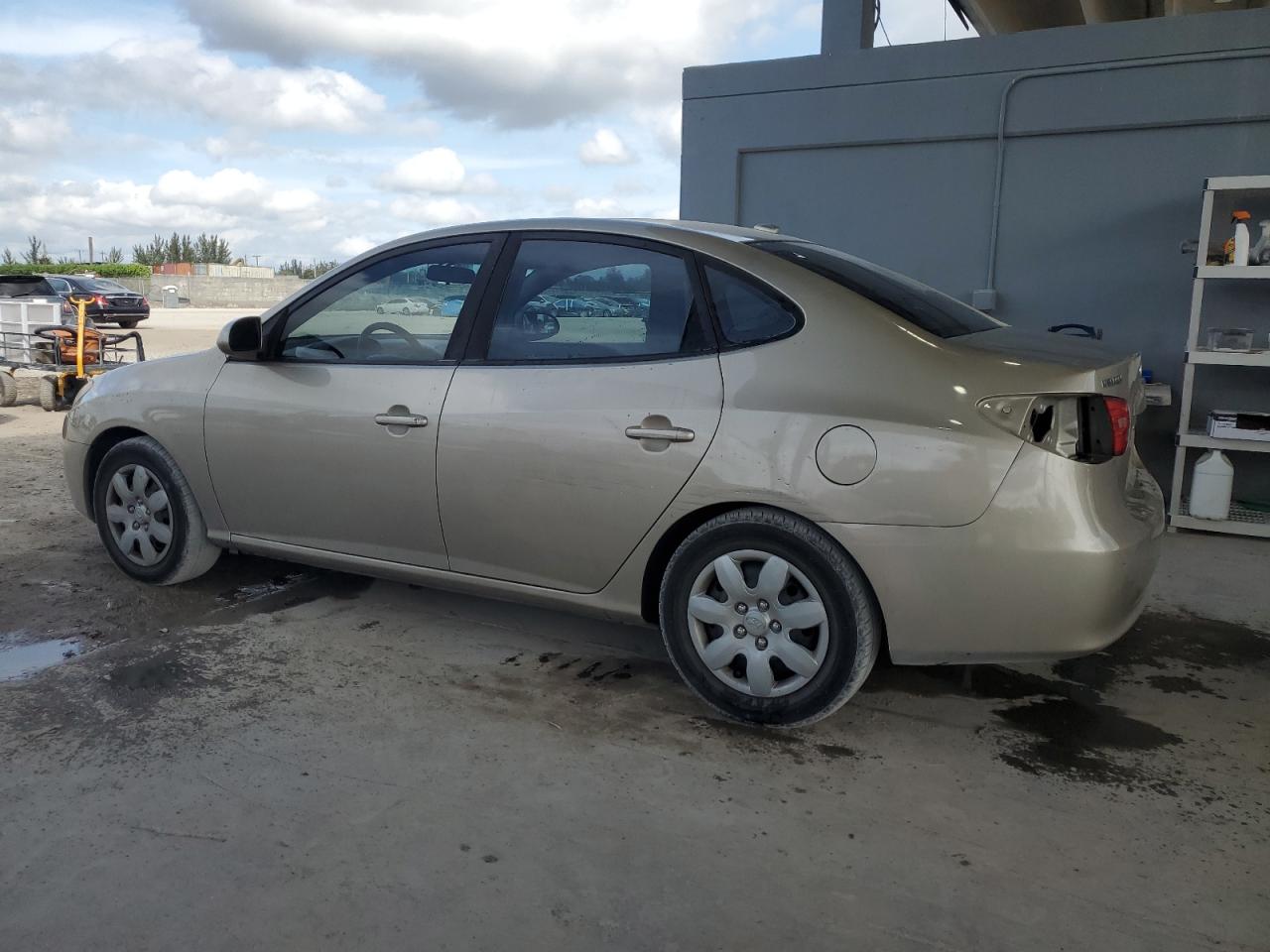 2008 Hyundai Elantra - Image 2