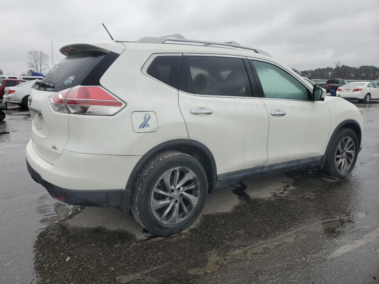 2015 Nissan Rogue - Image 3