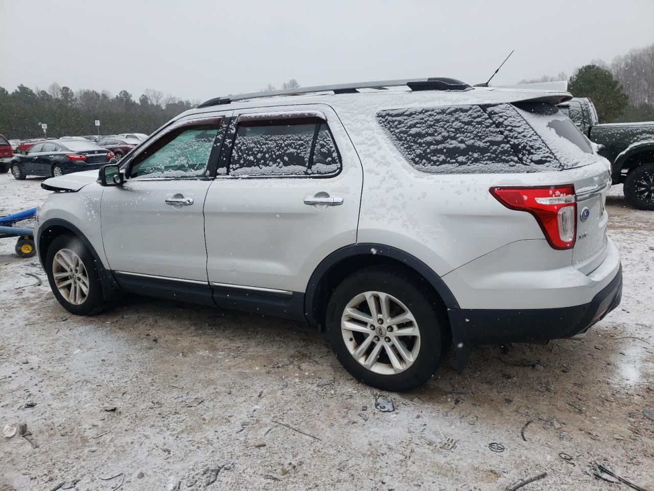 2011 Ford Explorer - Image 2