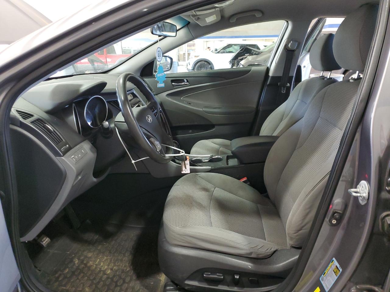 2011 Hyundai Sonata - Image 7