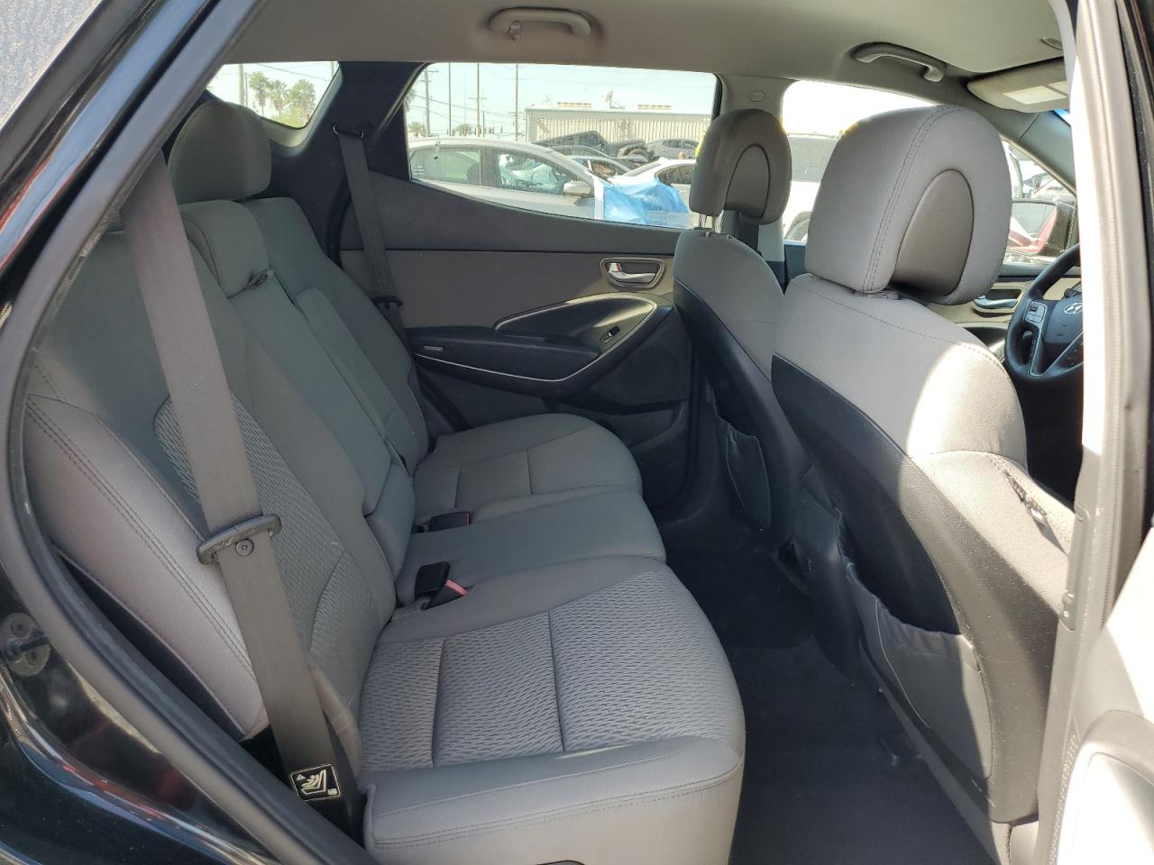 2014 Hyundai Santa Fe - Image 11