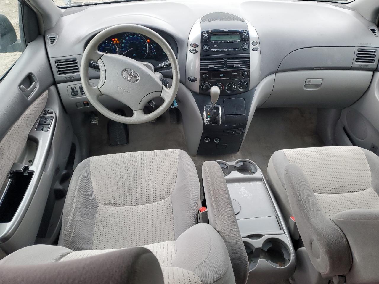 2008 Toyota Sienna - Image 8