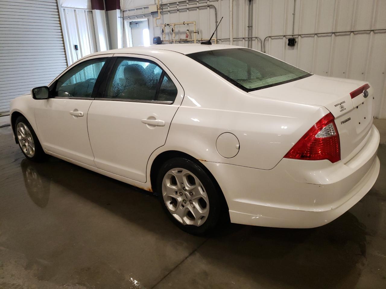 2011 Ford Fusion - Image 2