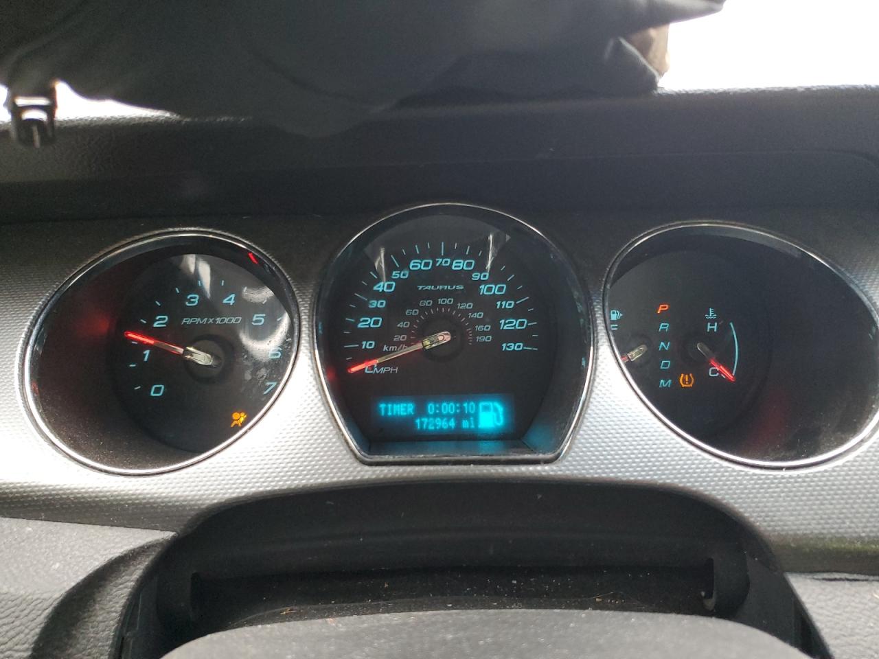 2010 Ford Taurus - Image 9