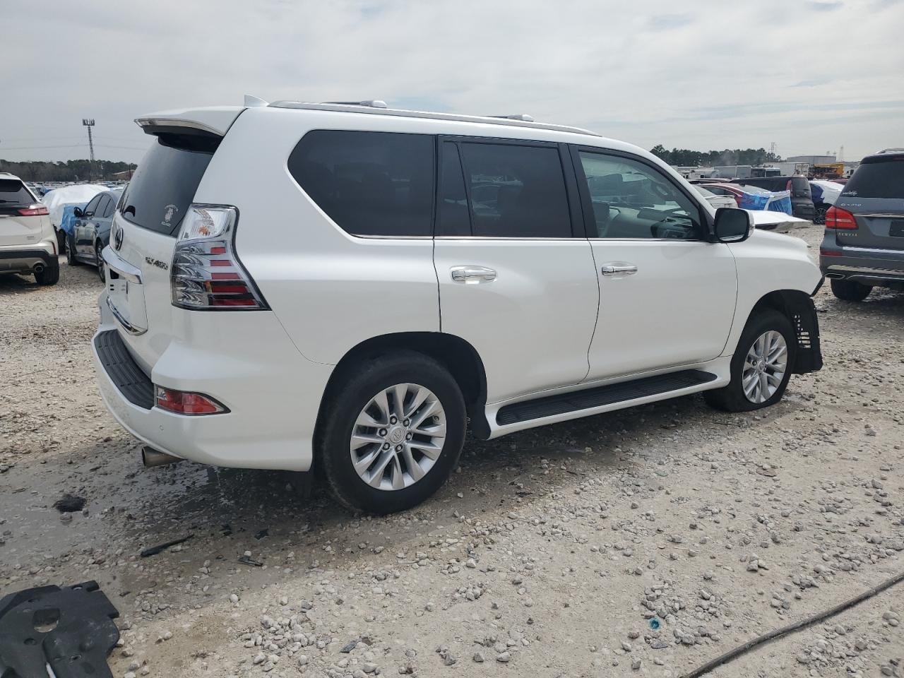 2022 Lexus GX - Image 3