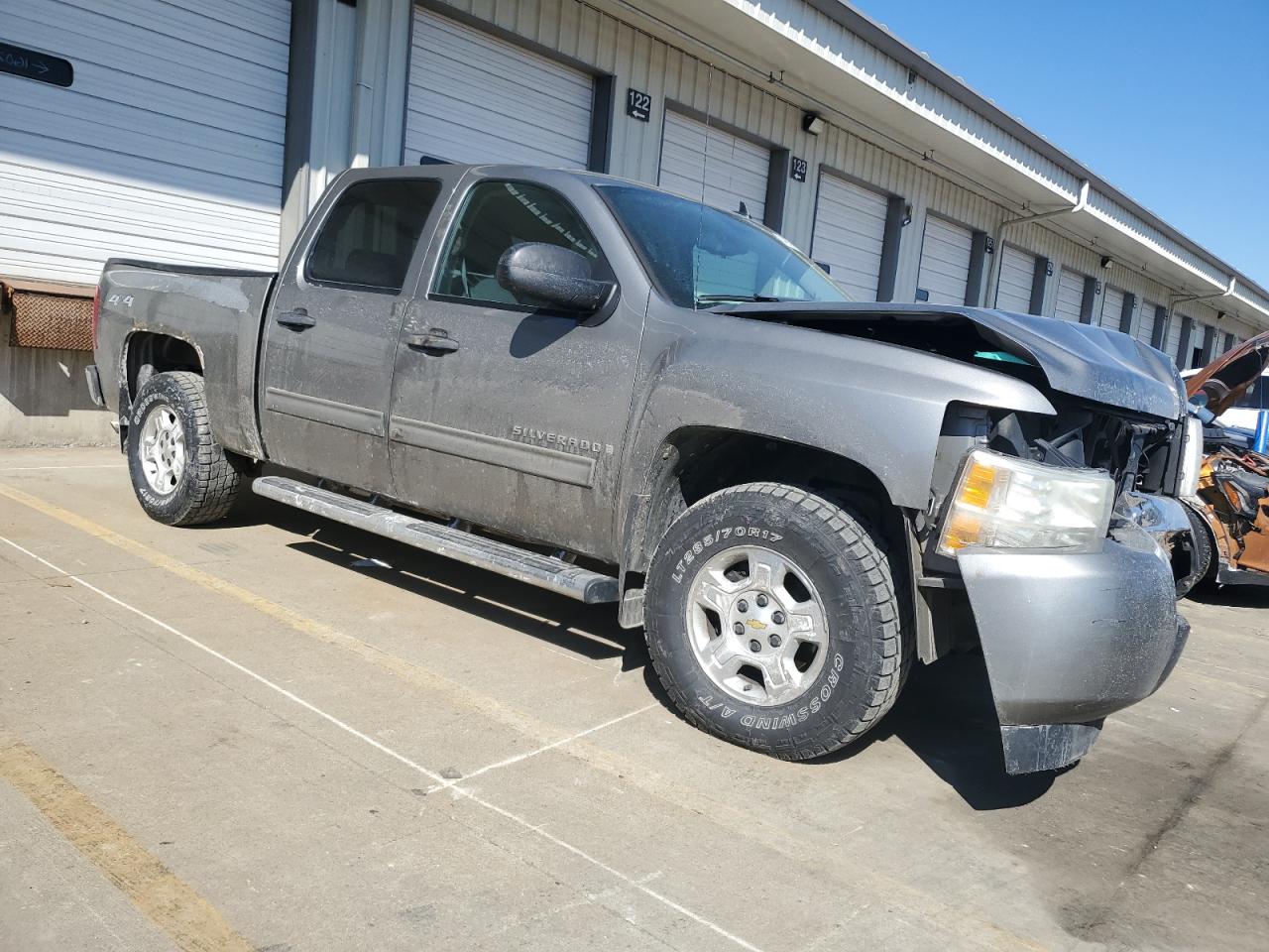 2009 Chevrolet Silverado - Image 4