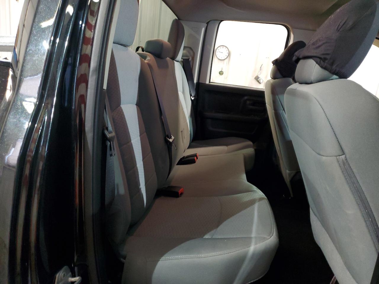 2016 RAM 1500 - Image 10