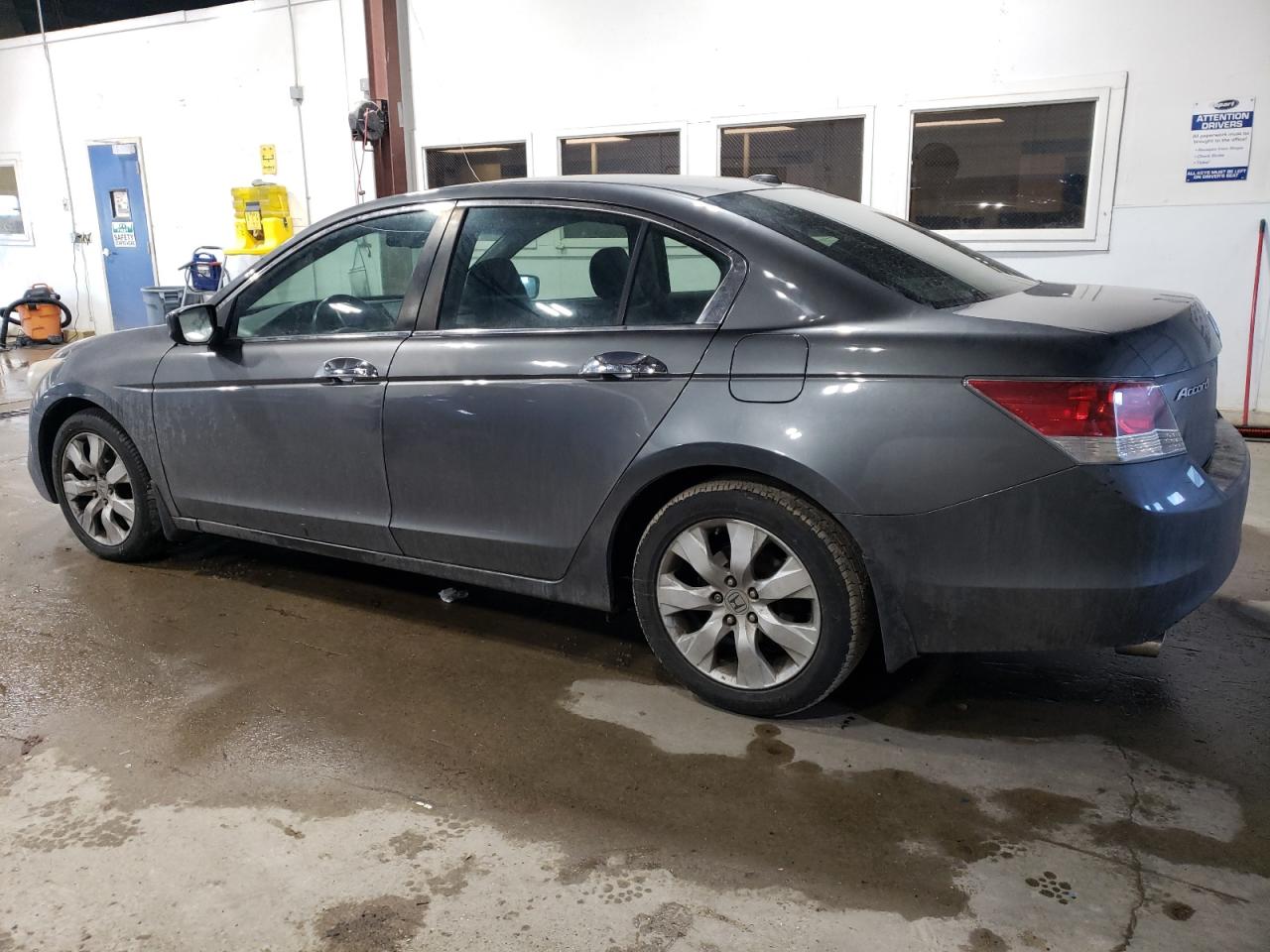 2009 Honda Accord - Image 2