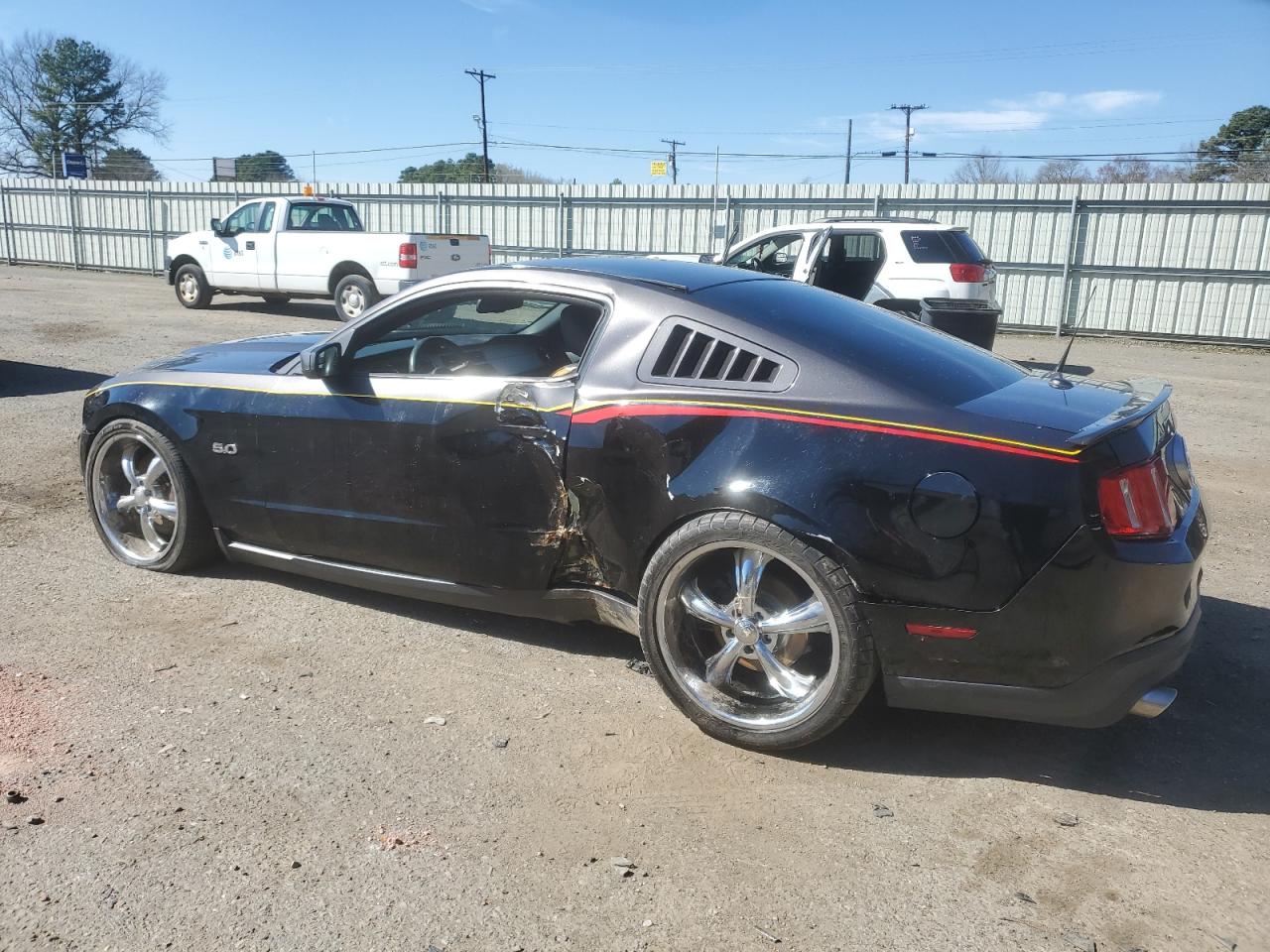 2011 Ford Mustang - Image 2