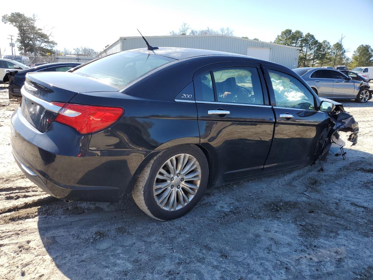 2013 Chrysler 200 - Image 3