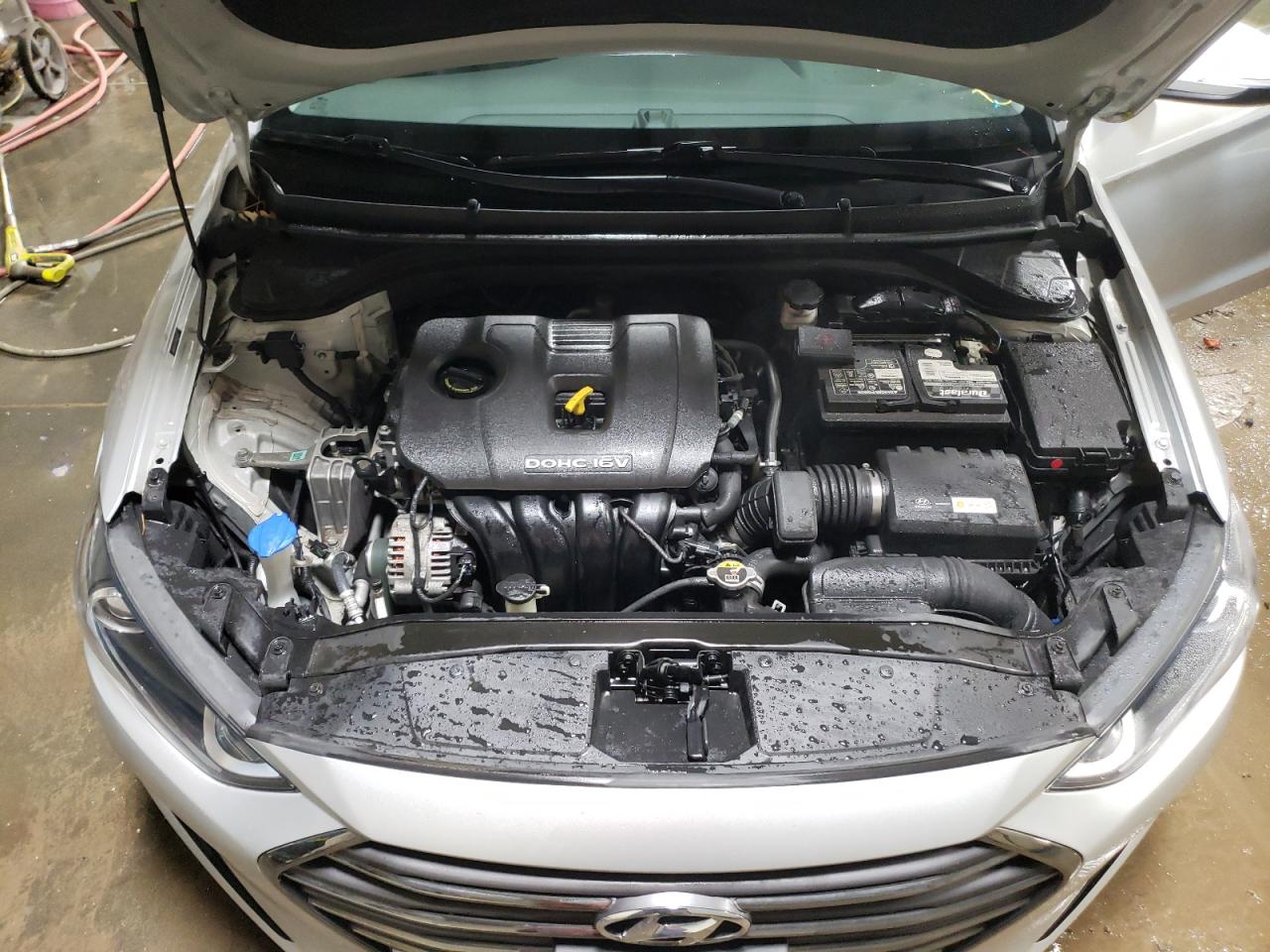 2017 Hyundai Elantra - Image 11