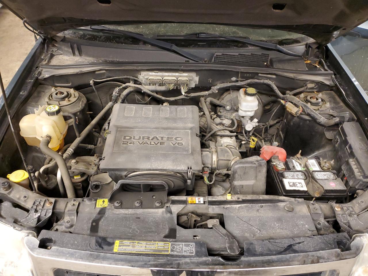2010 Ford Escape - Image 11