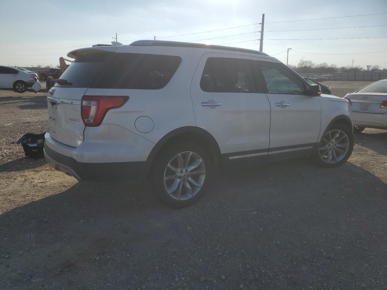 2016 Ford Explorer - Image 3