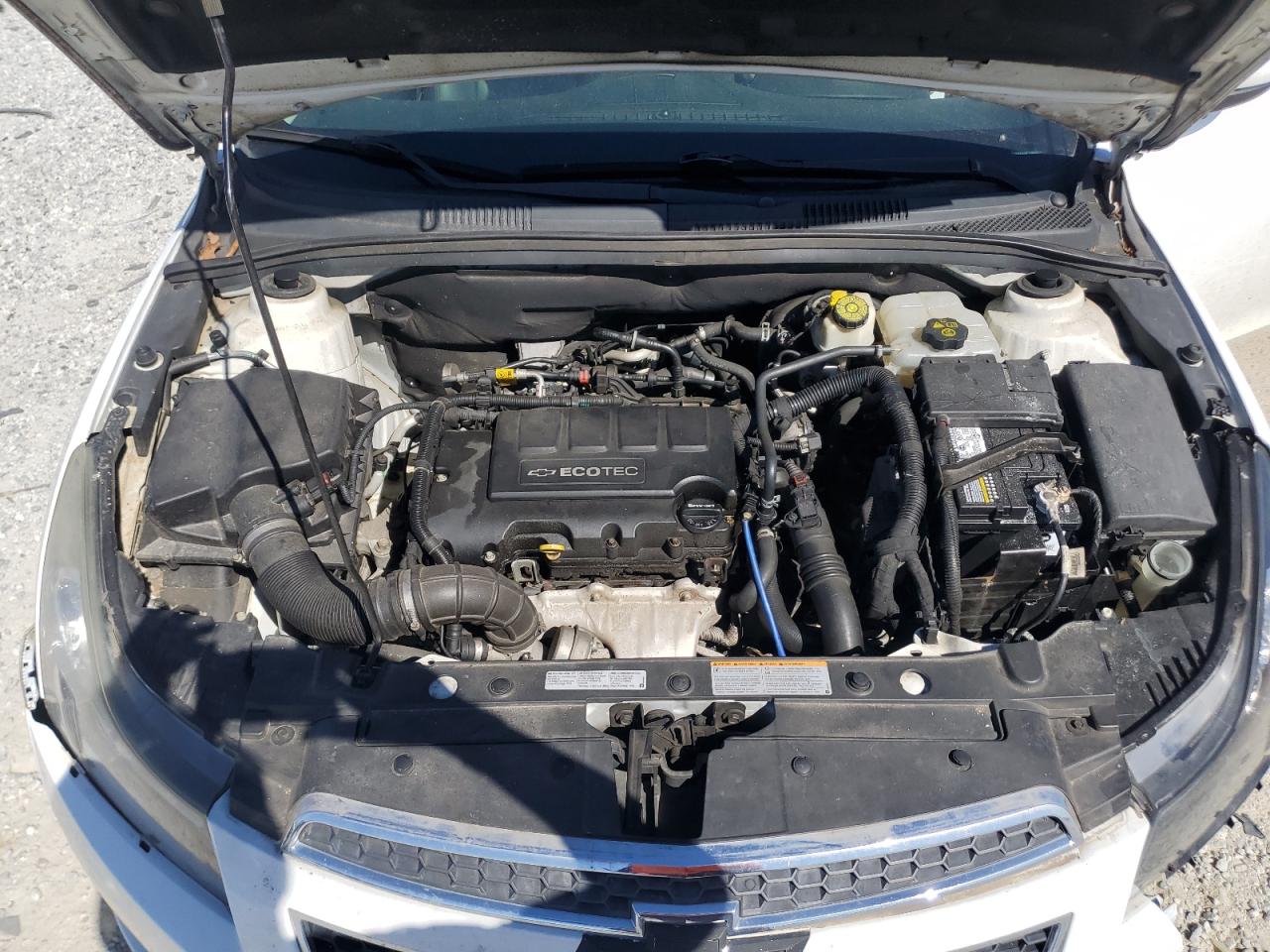2014 Chevrolet Cruze - Image 11