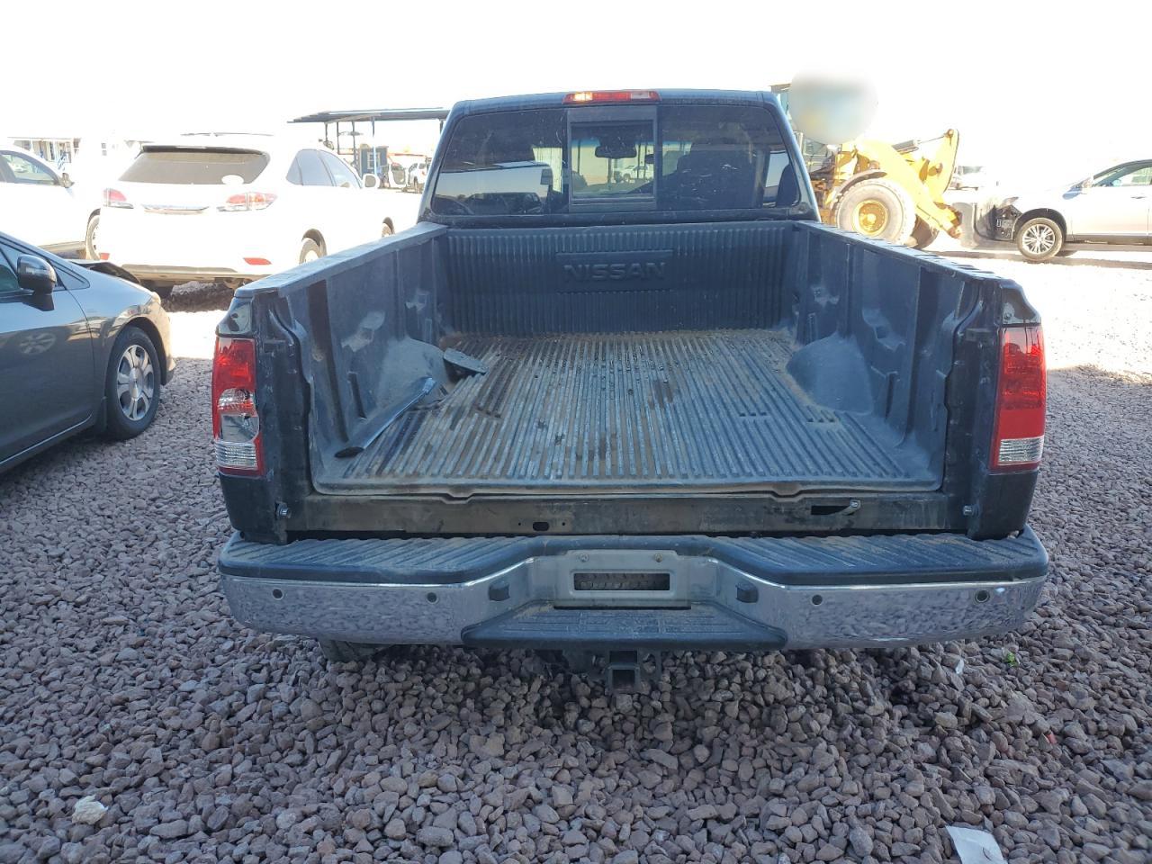 2014 Nissan Titan - Image 6