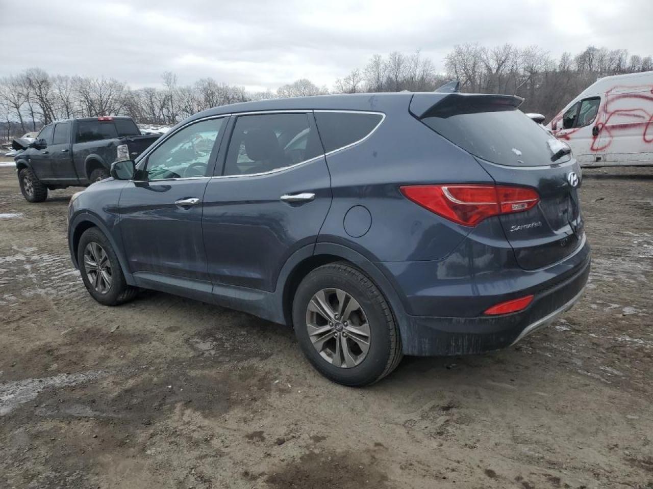 2015 Hyundai Santa Fe - Image 2