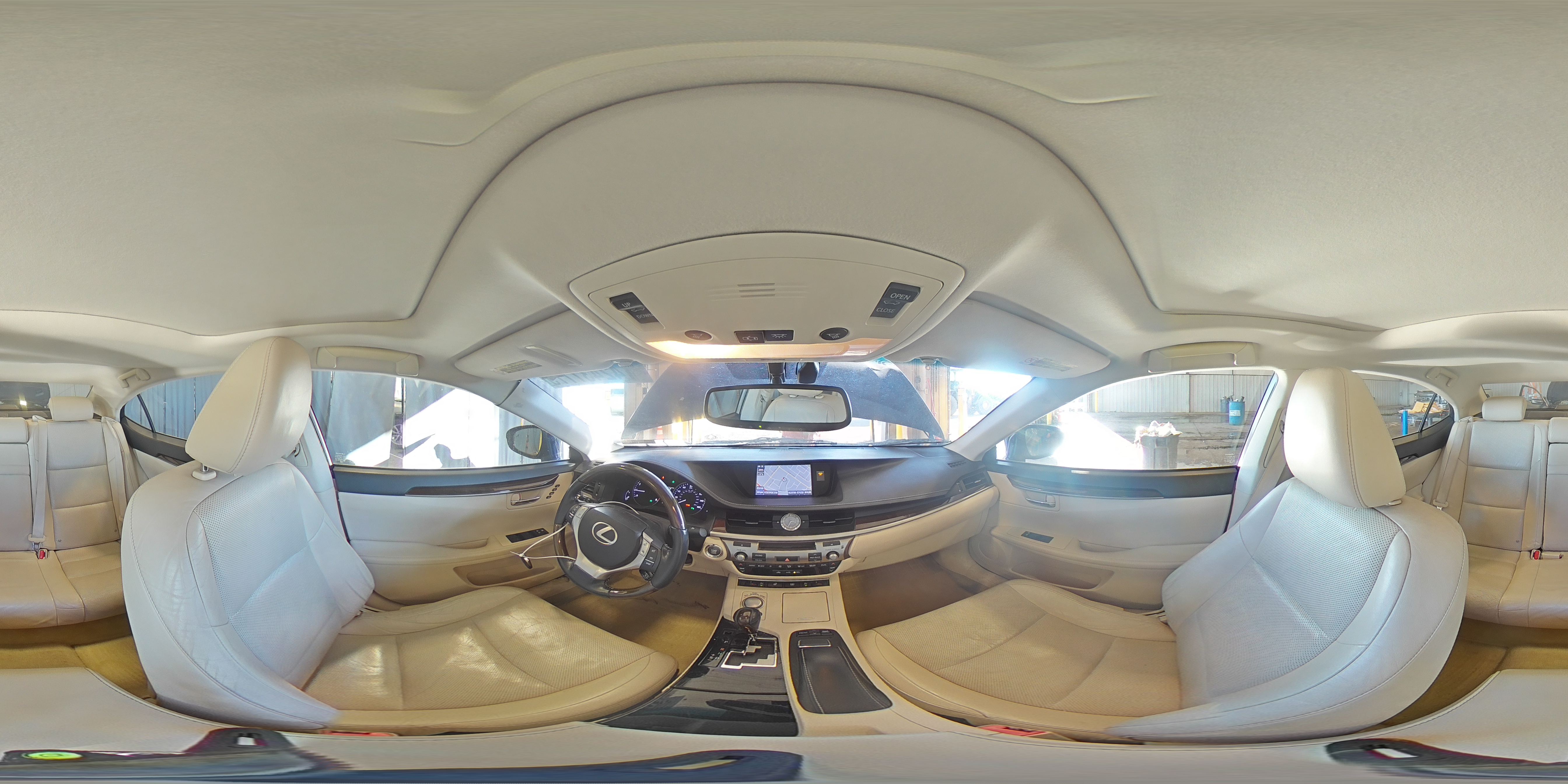 2013 Lexus ES - Image 14
