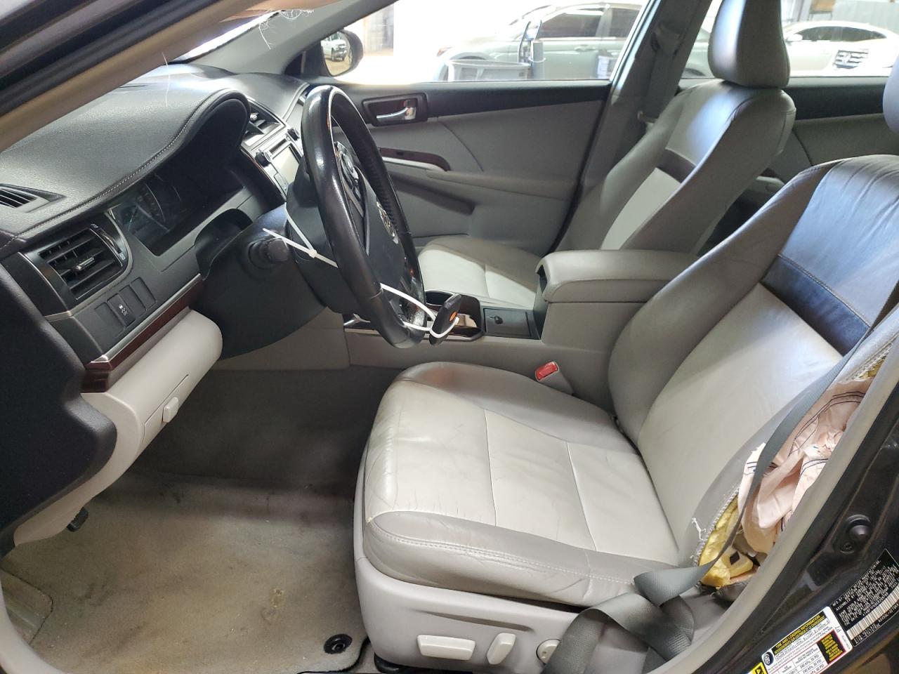 2012 Toyota Camry - Image 7
