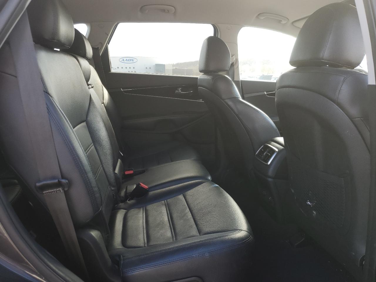 2019 Kia Sorento - Image 12