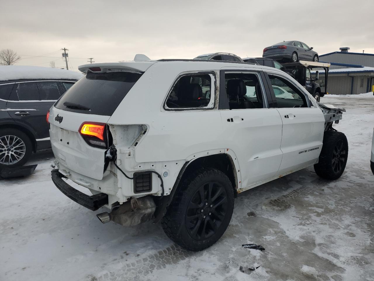 2017 Jeep Grand Cherokee - Image 3